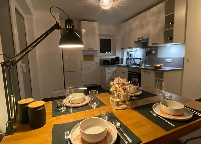 Schoene 90qm Mit Sonnenterrasse Und Aussicht