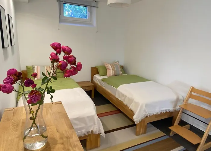 Schoene 90qm Mit Sonnenterrasse Und Aussicht *